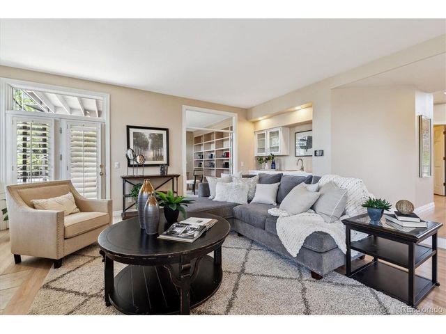 72 Falcon Hills Dr, Highlands Ranch, CO 80126