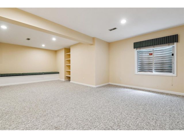 72 Falcon Hills Dr, Highlands Ranch, CO 80126