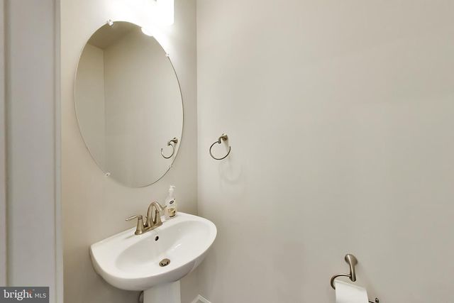 8037 BAXTER ST, Rockville, MD 20855