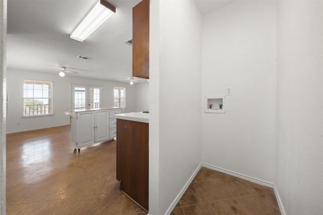 1225 Hilltop DR, San Marcos, TX 78666