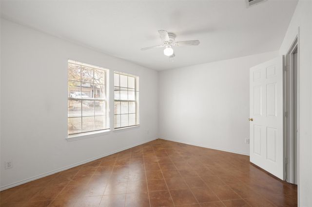 1225 Hilltop DR, San Marcos, TX 78666