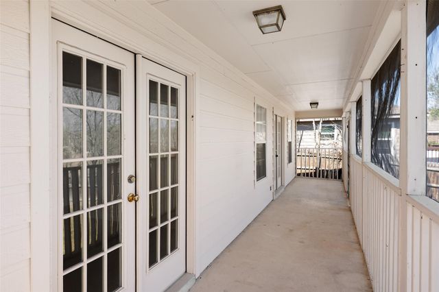 1225 Hilltop DR, San Marcos, TX 78666