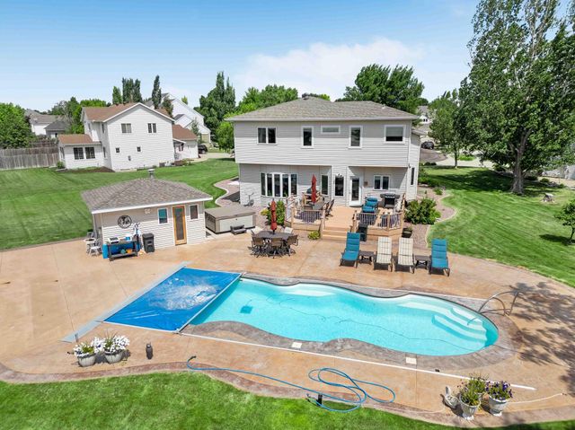5039 Rose Creek Parkway S, Fargo, ND 58104
