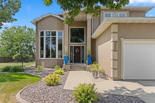 5039 Rose Creek Parkway S, Fargo, ND 58104