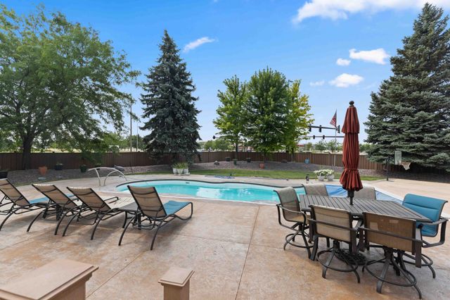 5039 Rose Creek Parkway S, Fargo, ND 58104