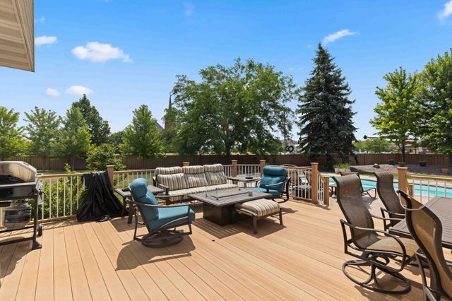 5039 Rose Creek Parkway S, Fargo, ND 58104
