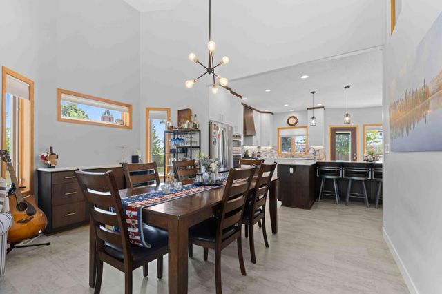 5039 Rose Creek Parkway S, Fargo, ND 58104