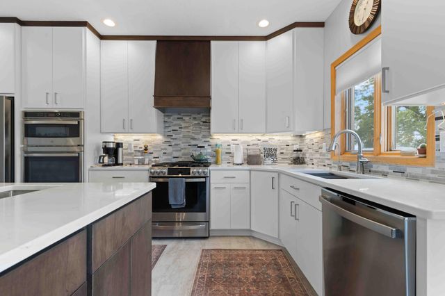 5039 Rose Creek Parkway S, Fargo, ND 58104