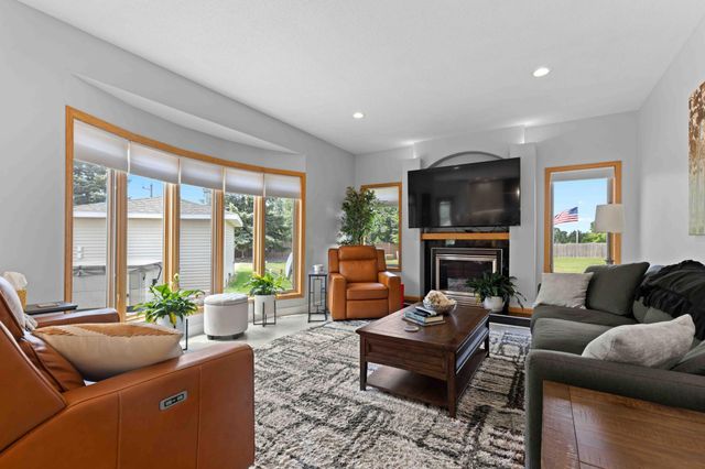 5039 Rose Creek Parkway S, Fargo, ND 58104