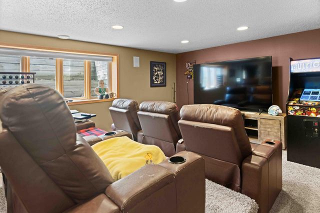 5039 Rose Creek Parkway S, Fargo, ND 58104