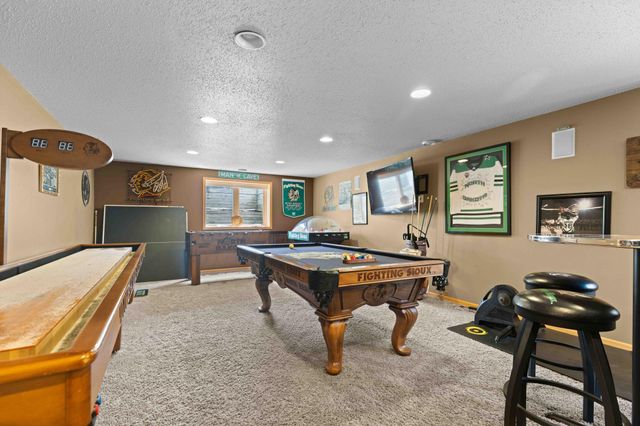 5039 Rose Creek Parkway S, Fargo, ND 58104