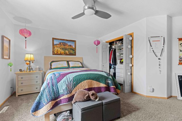 5039 Rose Creek Parkway S, Fargo, ND 58104