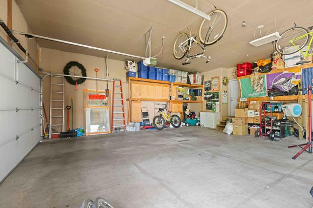 5039 Rose Creek Parkway S, Fargo, ND 58104