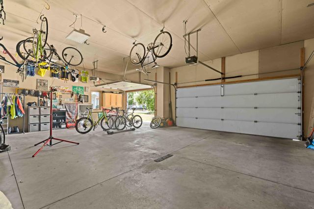 5039 Rose Creek Parkway S, Fargo, ND 58104