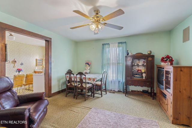 8621 N Ruggles Ferry Pike, Strawberry Plains, TN 37871