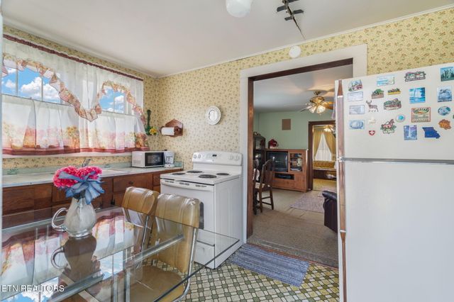 8621 N Ruggles Ferry Pike, Strawberry Plains, TN 37871