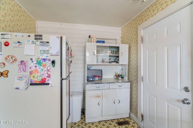 8621 N Ruggles Ferry Pike, Strawberry Plains, TN 37871