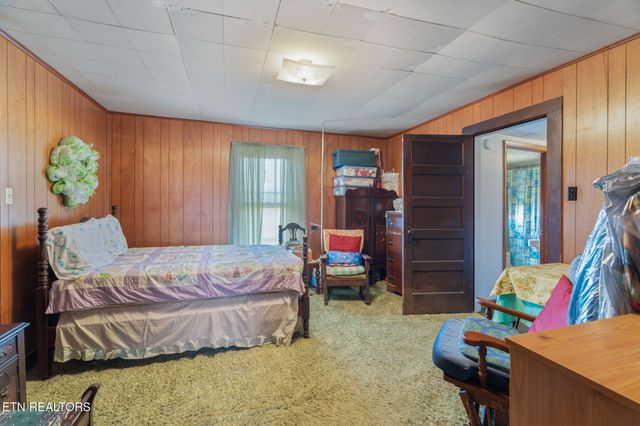 8621 N Ruggles Ferry Pike, Strawberry Plains, TN 37871