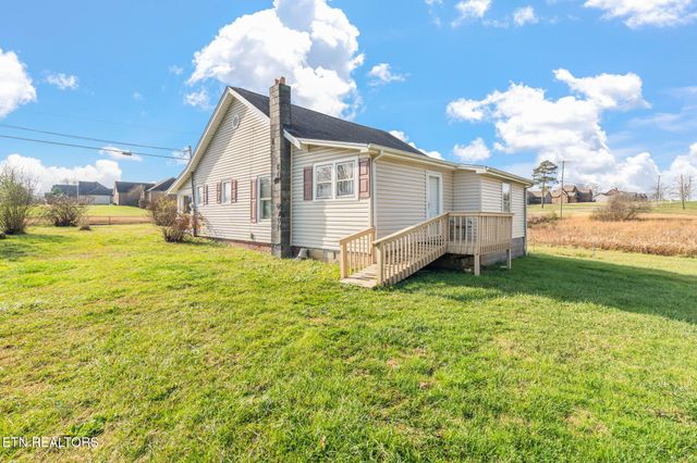 8621 N Ruggles Ferry Pike, Strawberry Plains, TN 37871