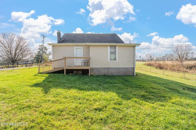 8621 N Ruggles Ferry Pike, Strawberry Plains, TN 37871