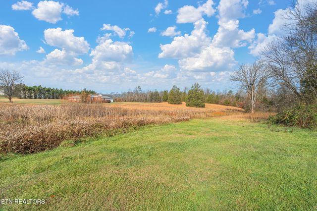 8621 N Ruggles Ferry Pike, Strawberry Plains, TN 37871