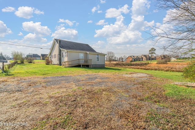 8621 N Ruggles Ferry Pike, Strawberry Plains, TN 37871