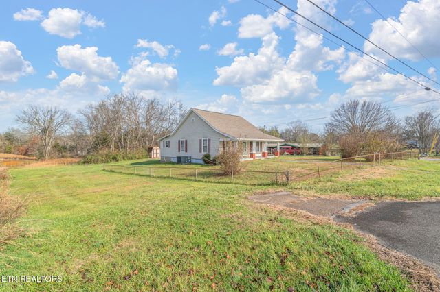 8621 N Ruggles Ferry Pike, Strawberry Plains, TN 37871