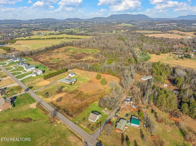 8621 N Ruggles Ferry Pike, Strawberry Plains, TN 37871