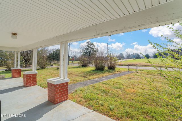 8621 N Ruggles Ferry Pike, Strawberry Plains, TN 37871