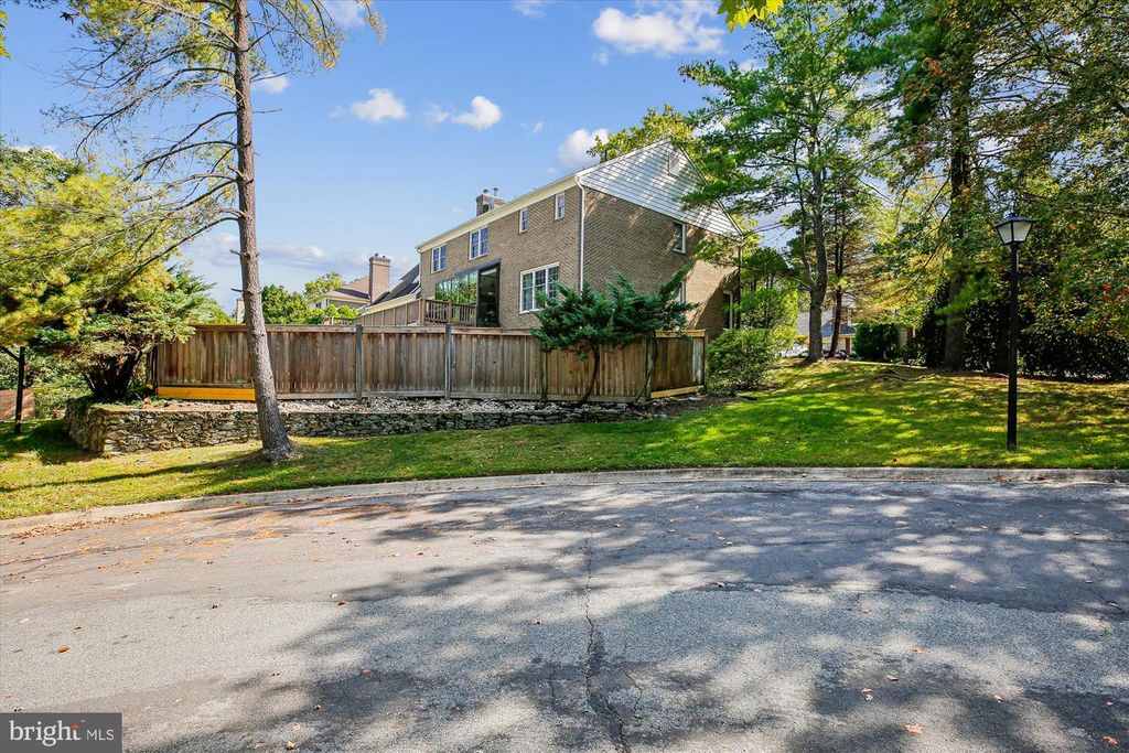 9537 FOX HOLLOW, Potomac, MD 20854