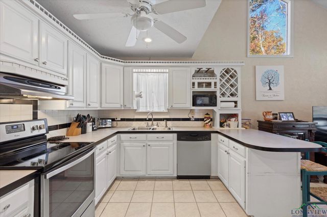 123 Leigh Ln, White Oak, TX 75693