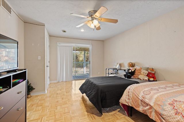 123 Leigh Ln, White Oak, TX 75693