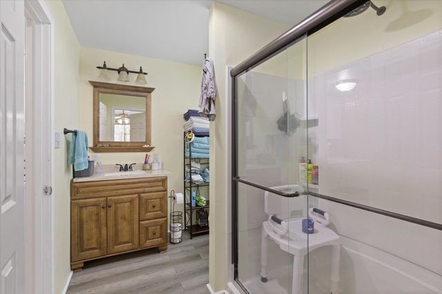 123 Leigh Ln, White Oak, TX 75693