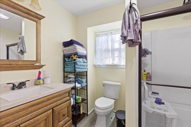 123 Leigh Ln, White Oak, TX 75693