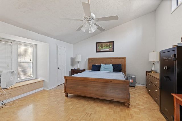 123 Leigh Ln, White Oak, TX 75693