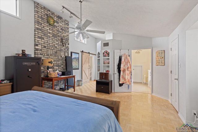 123 Leigh Ln, White Oak, TX 75693