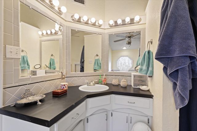 123 Leigh Ln, White Oak, TX 75693