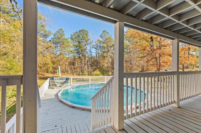 123 Leigh Ln, White Oak, TX 75693