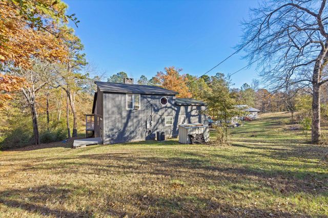 123 Leigh Ln, White Oak, TX 75693