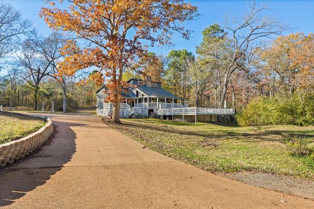 123 Leigh Ln, White Oak, TX 75693