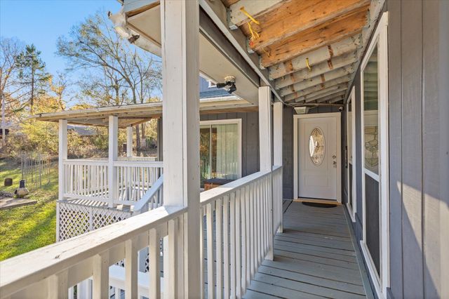 123 Leigh Ln, White Oak, TX 75693