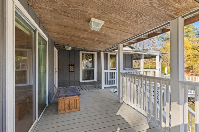 123 Leigh Ln, White Oak, TX 75693