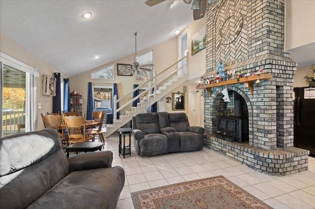 123 Leigh Ln, White Oak, TX 75693