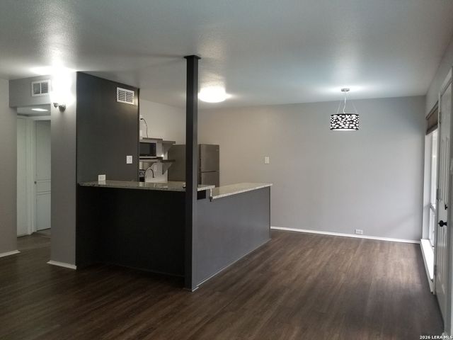 133 Parland Pl Apt 5, San Antonio, TX 78209