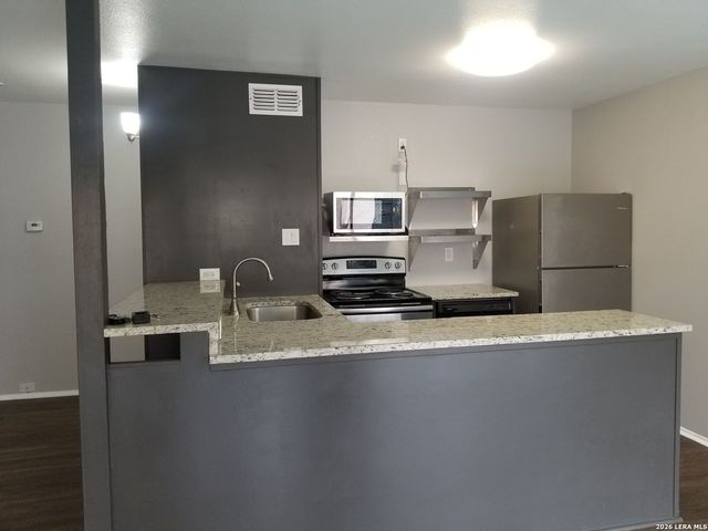 133 Parland Pl Apt 5, San Antonio, TX 78209