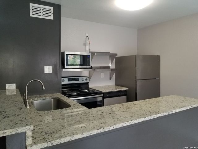 133 Parland Pl Apt 5, San Antonio, TX 78209