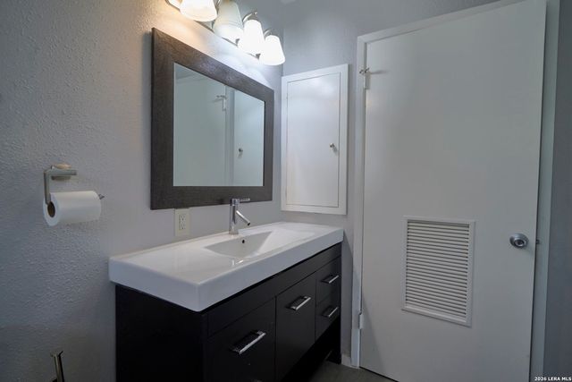 133 Parland Pl Apt 5, San Antonio, TX 78209