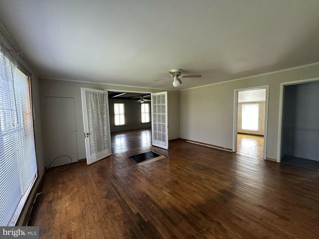 10037 MAIN ST, Berlin, MD 21811