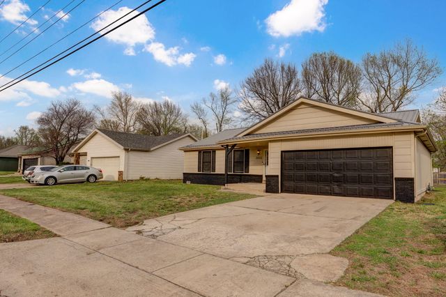 2532 S Fort Avenue, Springfield, MO 65807
