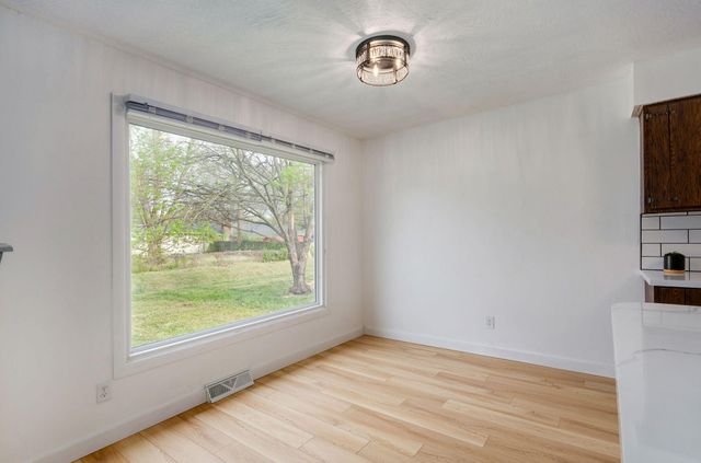 2532 S Fort Avenue, Springfield, MO 65807